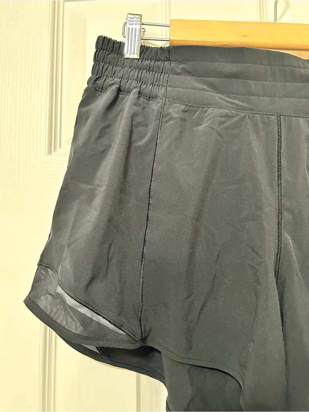 lululemon athletica Black Hotty Hot High-Rise Lined Short 4" - Picture 3 of 7